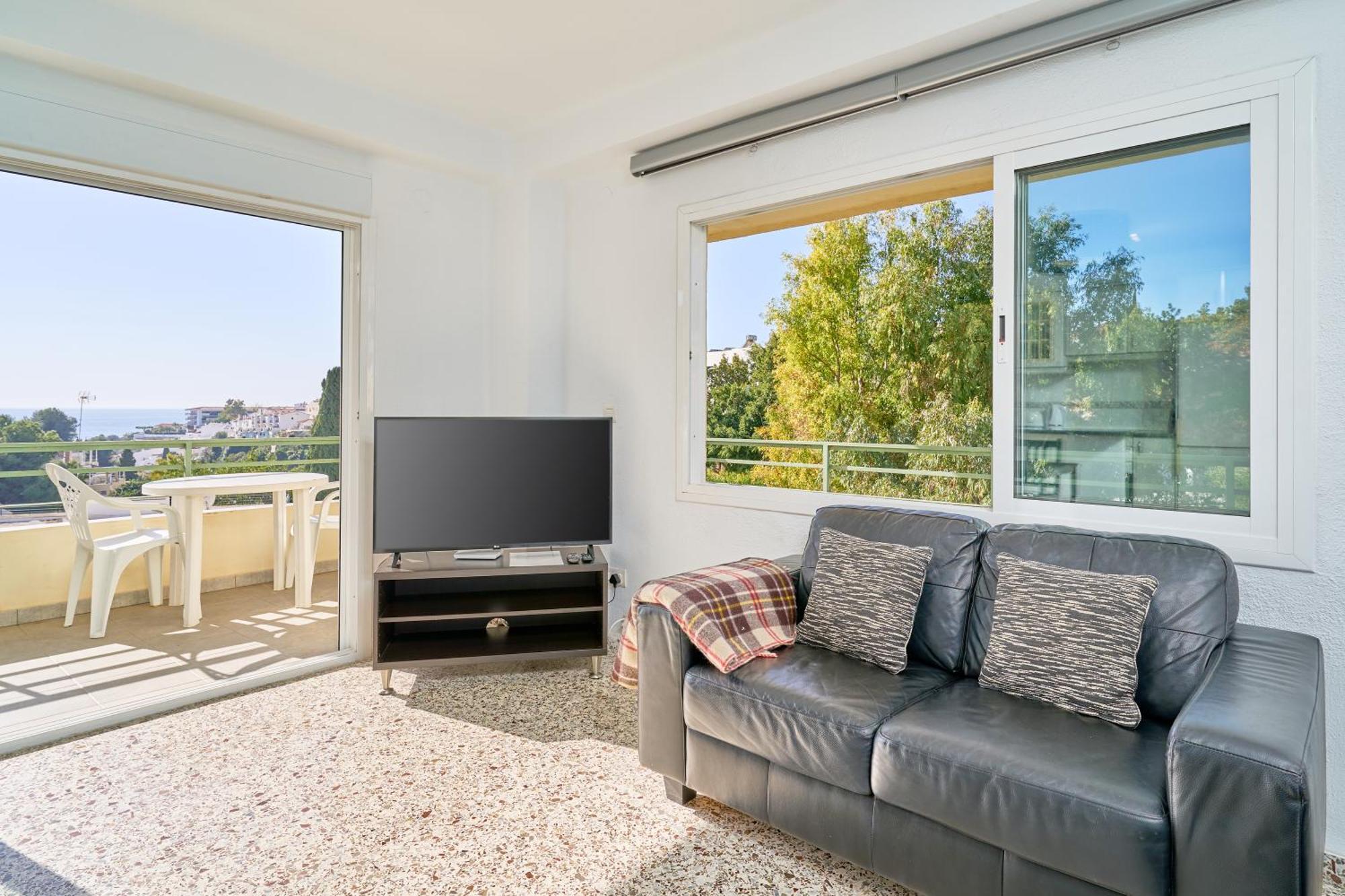 Apartment Bright And Spacious 2 Bed